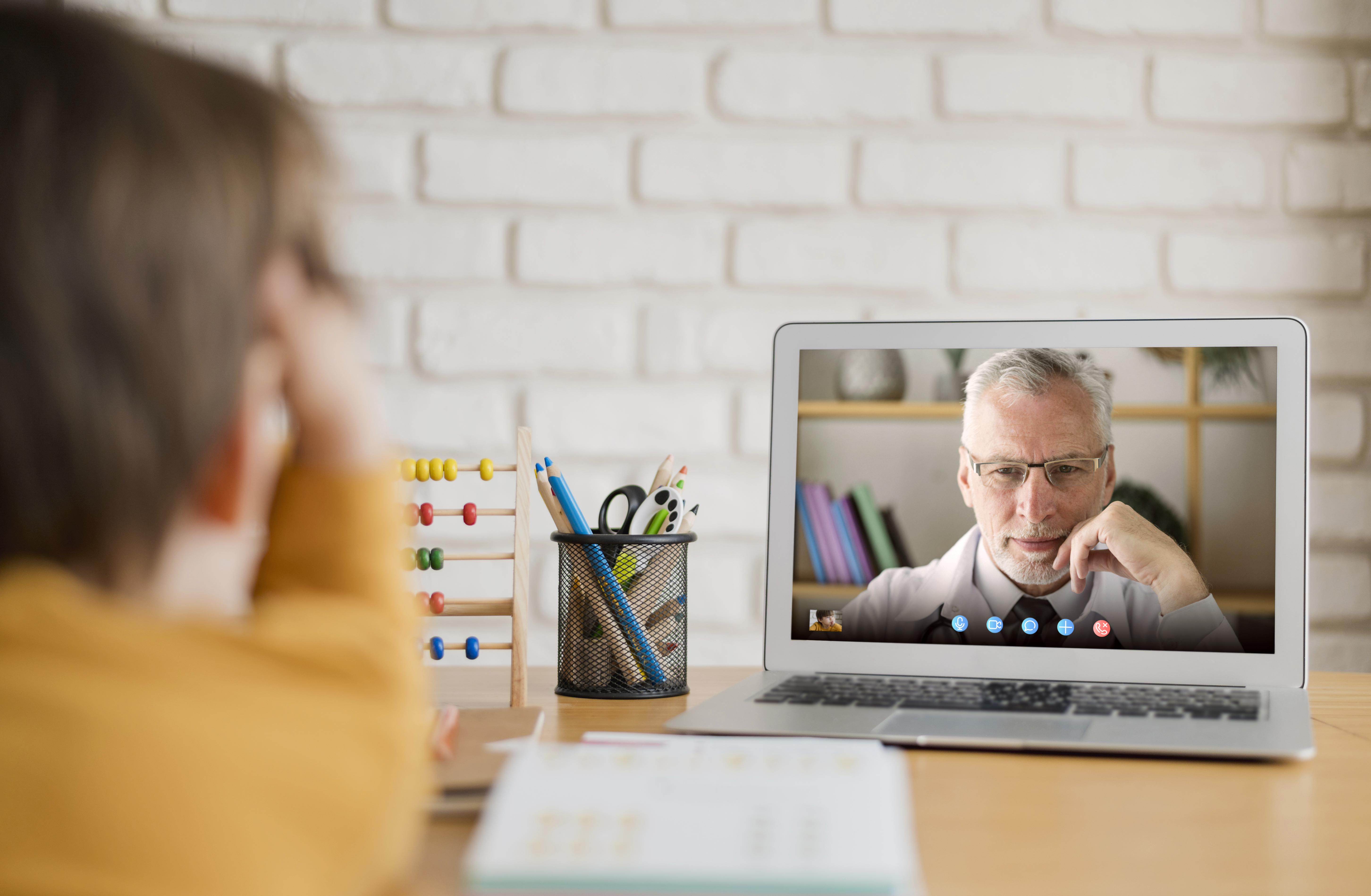 Decoding the Differences: Virtual and Online Learning. Why Your Team Needs Clarity on Online and Virtual Training
